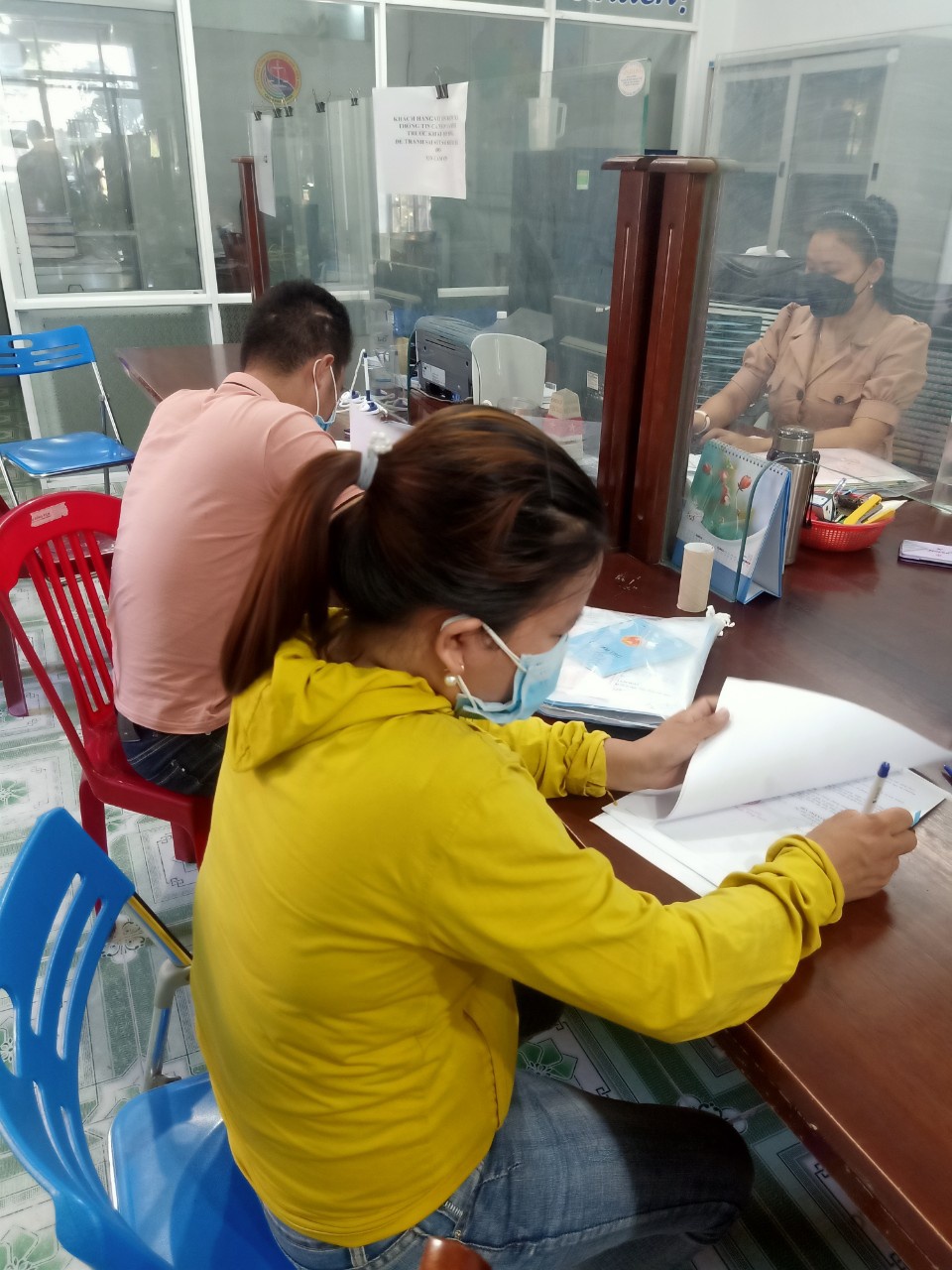 Khu phố chợ Điện Nam Trung công chứng sang sổ cho khách hàng