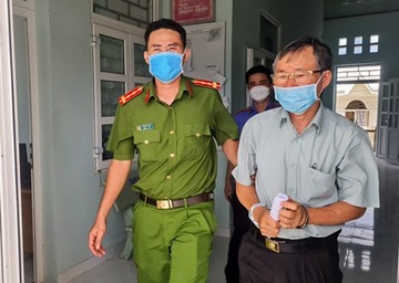 Trưởng văn phòng công chứng bị bắt tạm giam