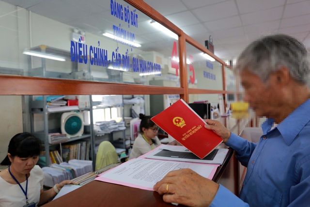 Tới đây, người dân có thể ngồi tại nhà vẫn thực hiện được công chứng