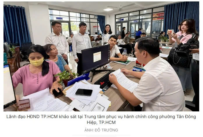 Chiều 28.8, HĐND TP.HCM thông qua nghị quyết Quy định nhiệm vụ, quyền hạn của Chủ tịch UBND cấp xã được ủy quyền cho công chức thực hiện trong lĩnh vực tư pháp (chứng thực) nhằm đáp ứng yêu cầu giải quyết thủ tục hành chính cho người dân.